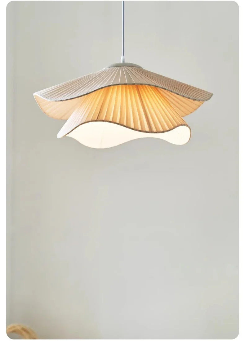 Elegant Plissé Taklampe – Skandinavisk Design