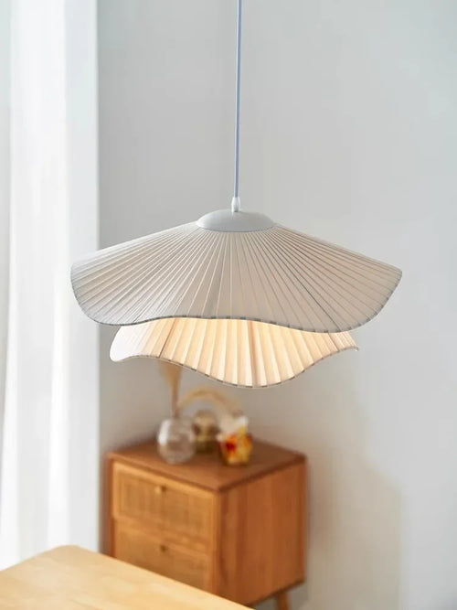 Elegant Plissé Taklampe – Skandinavisk Design