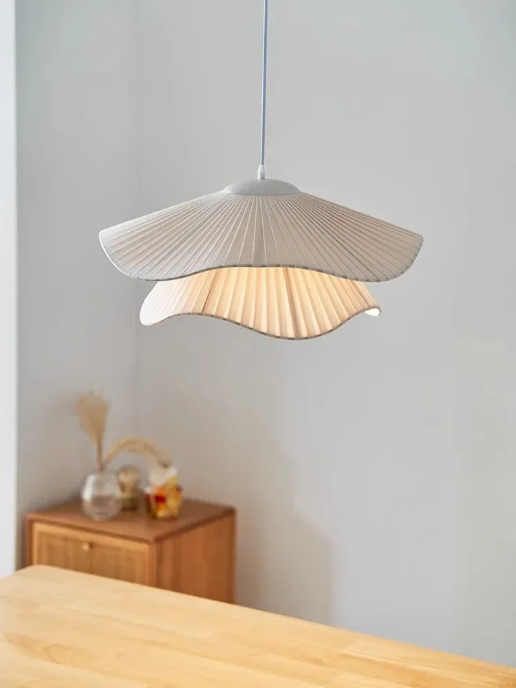 Elegant Plissé Taklampe – Skandinavisk Design