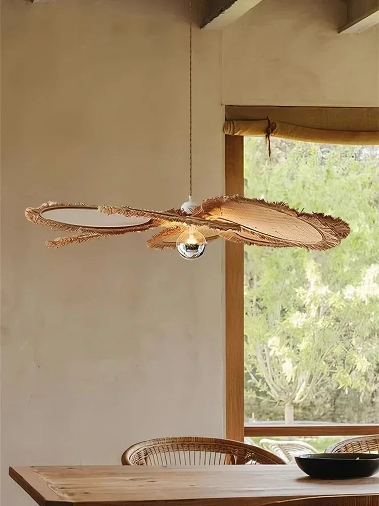 Boho Raffia Taklampe – Håndlaget Bladdesign