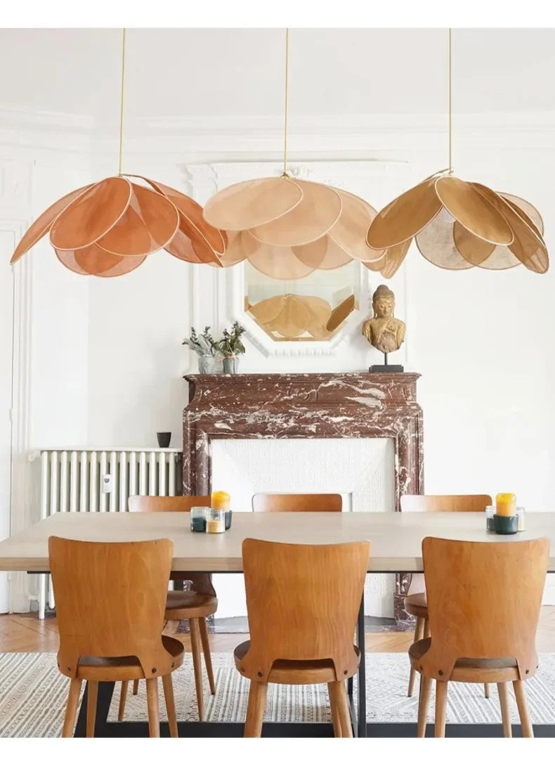 Japandi Bladformet Taklampe – Håndlaget Stoffdesign