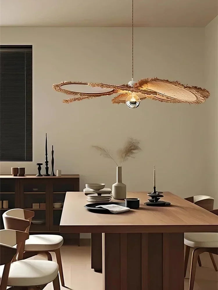 Boho Raffia Taklampe – Håndlaget Bladdesign