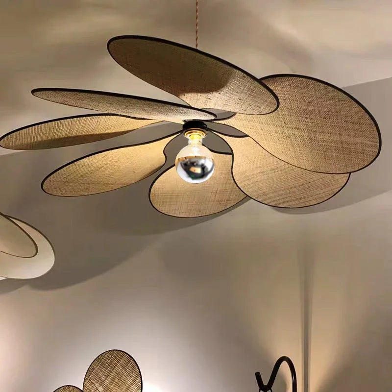 Blomsterformet Taklampe i Naturmateriale – Bohem & Skandinavisk Stil