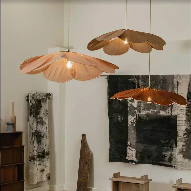 Japandi Bladformet Taklampe – Håndlaget Stoffdesign
