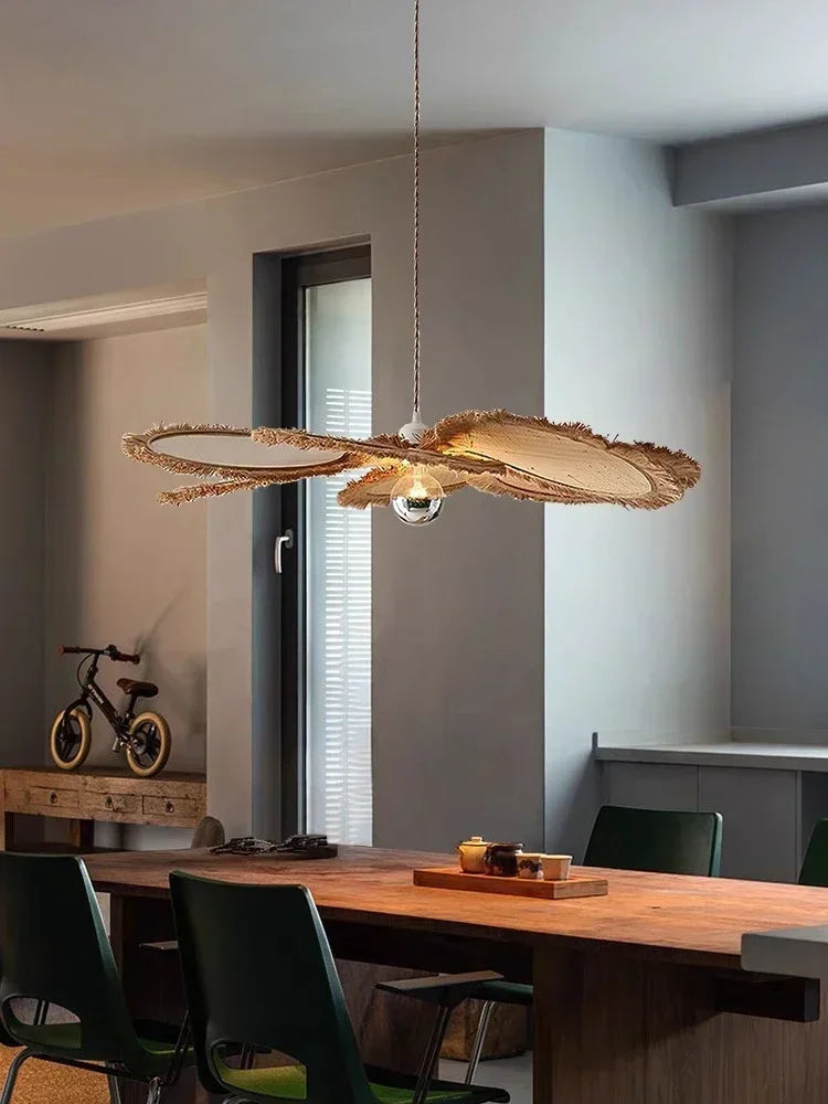 Boho Raffia Taklampe – Håndlaget Bladdesign