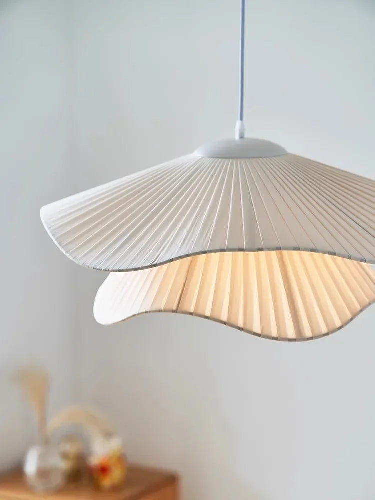 Elegant Plissé Taklampe – Skandinavisk Design